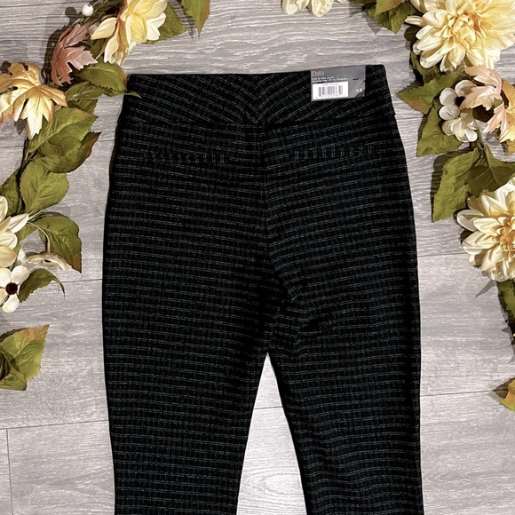 Dalia women's Ponte Pull On Tummy Control Panel Pants Black/ Off-White. Size XS - Picture 8 of 10